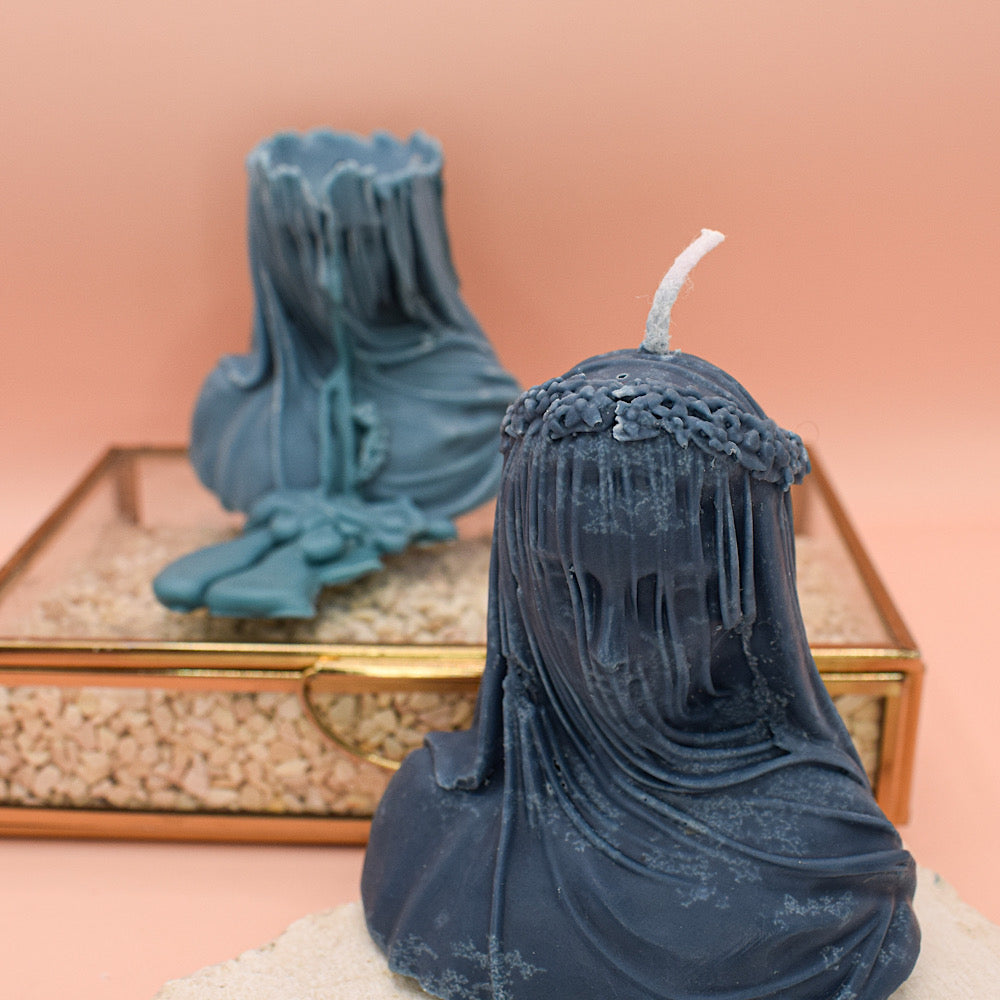 Veiled Lady