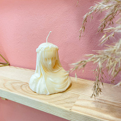 Veiled Lady